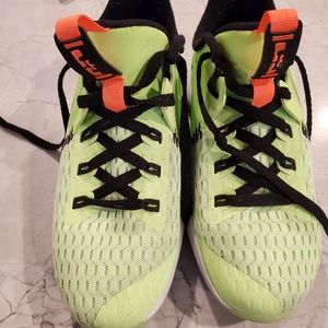 Boys Sneakers Nike LeBron Witness